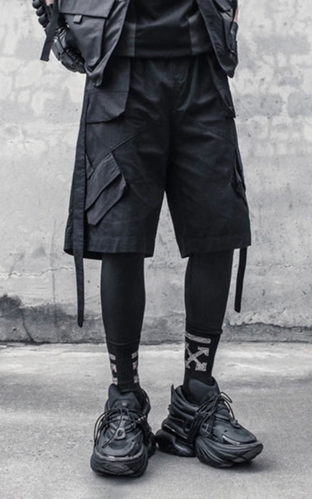 Ribbons Black Cargo Shorts