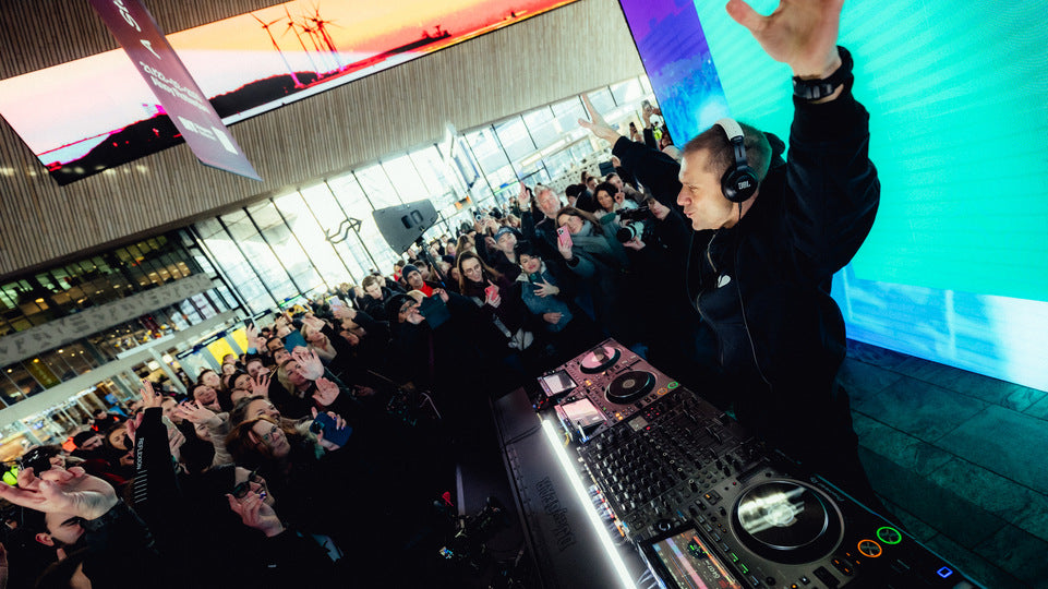 Armin van Buuren Electrifies Rotterdam Centraal with Surprise Rush Hour Set