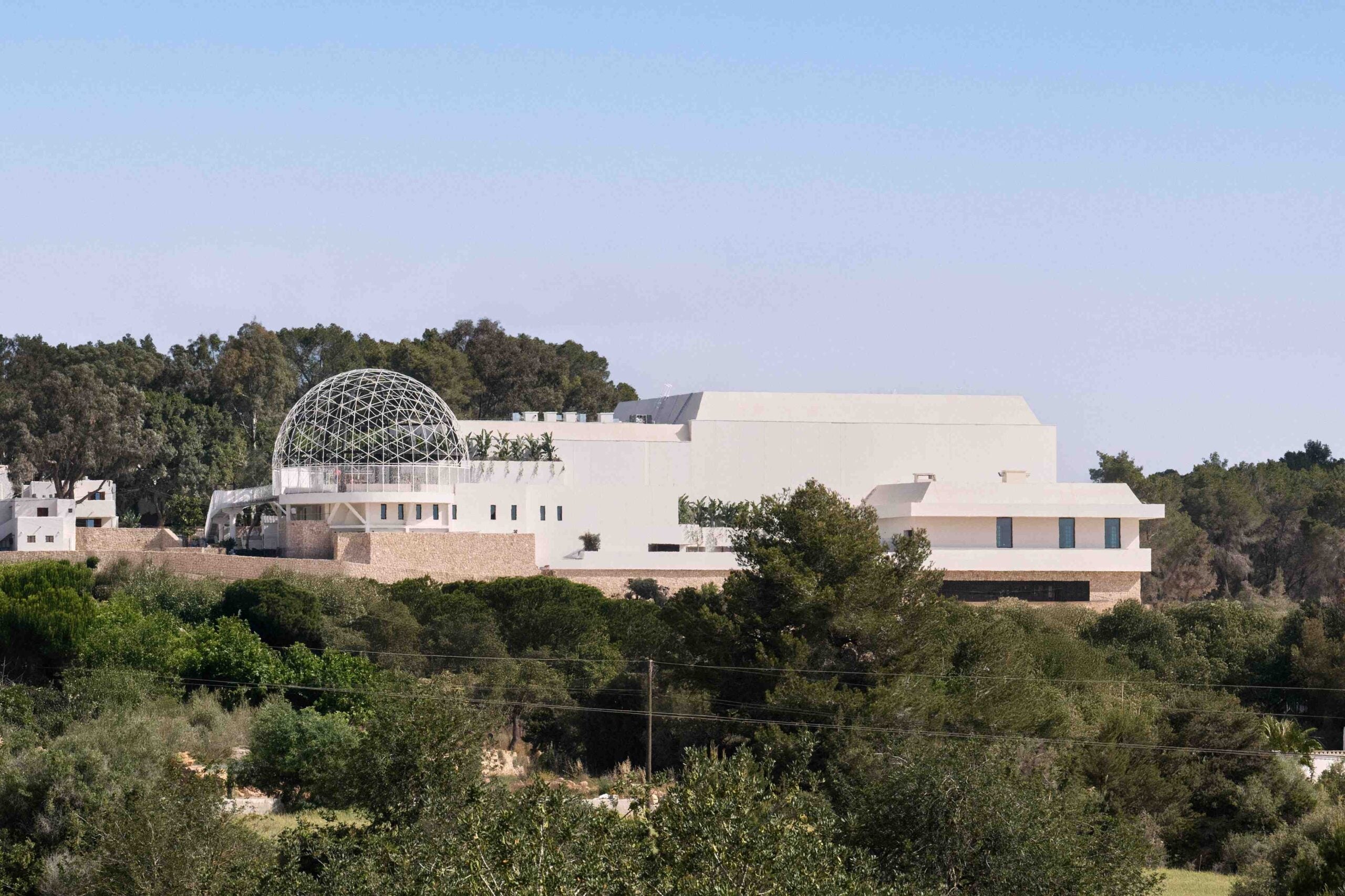 UNVRS: Ibiza’s First Hyperclub Opens with Massive Lineup and Immersive Design